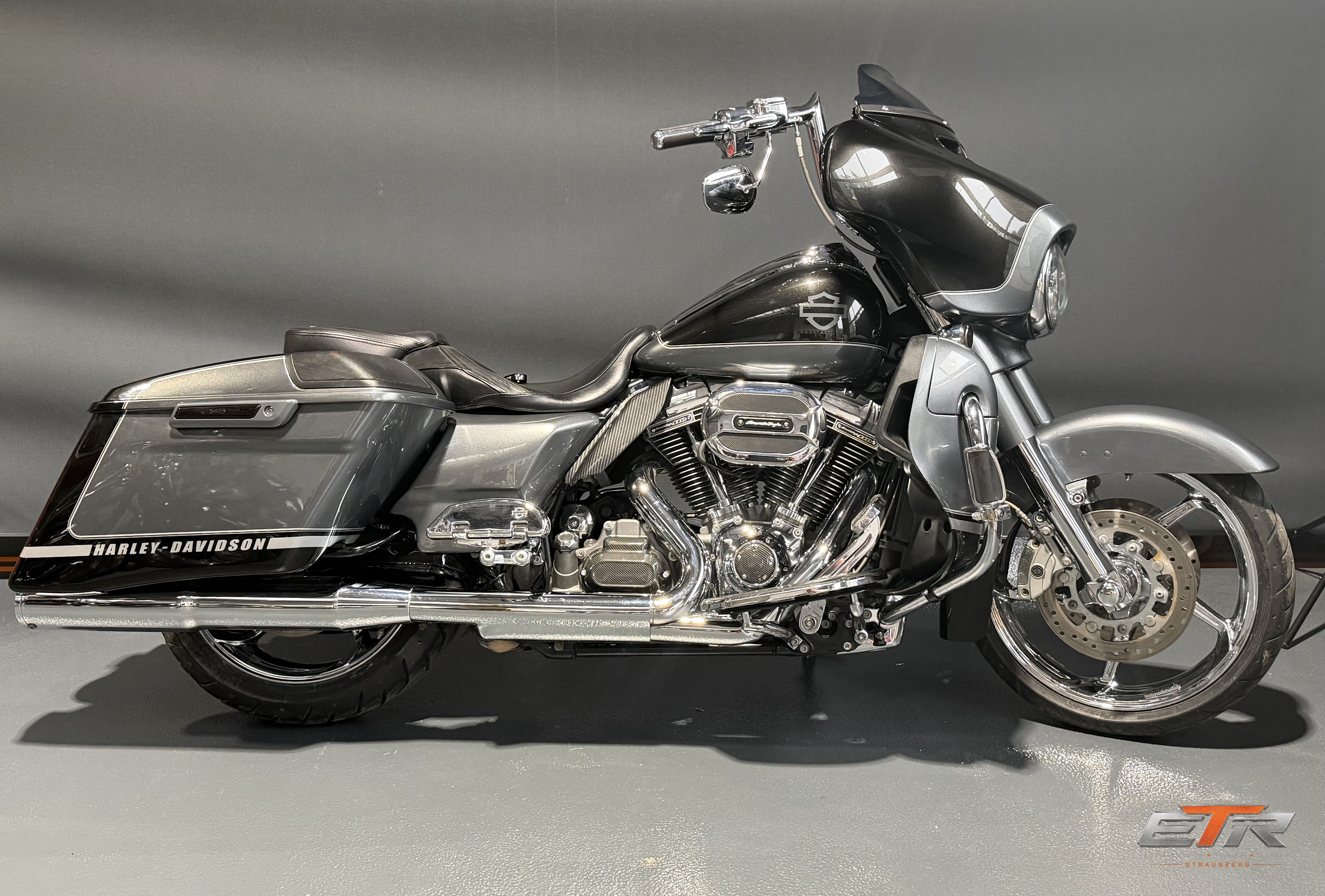 Harley Davidson Street Glide CVO – Foto 3