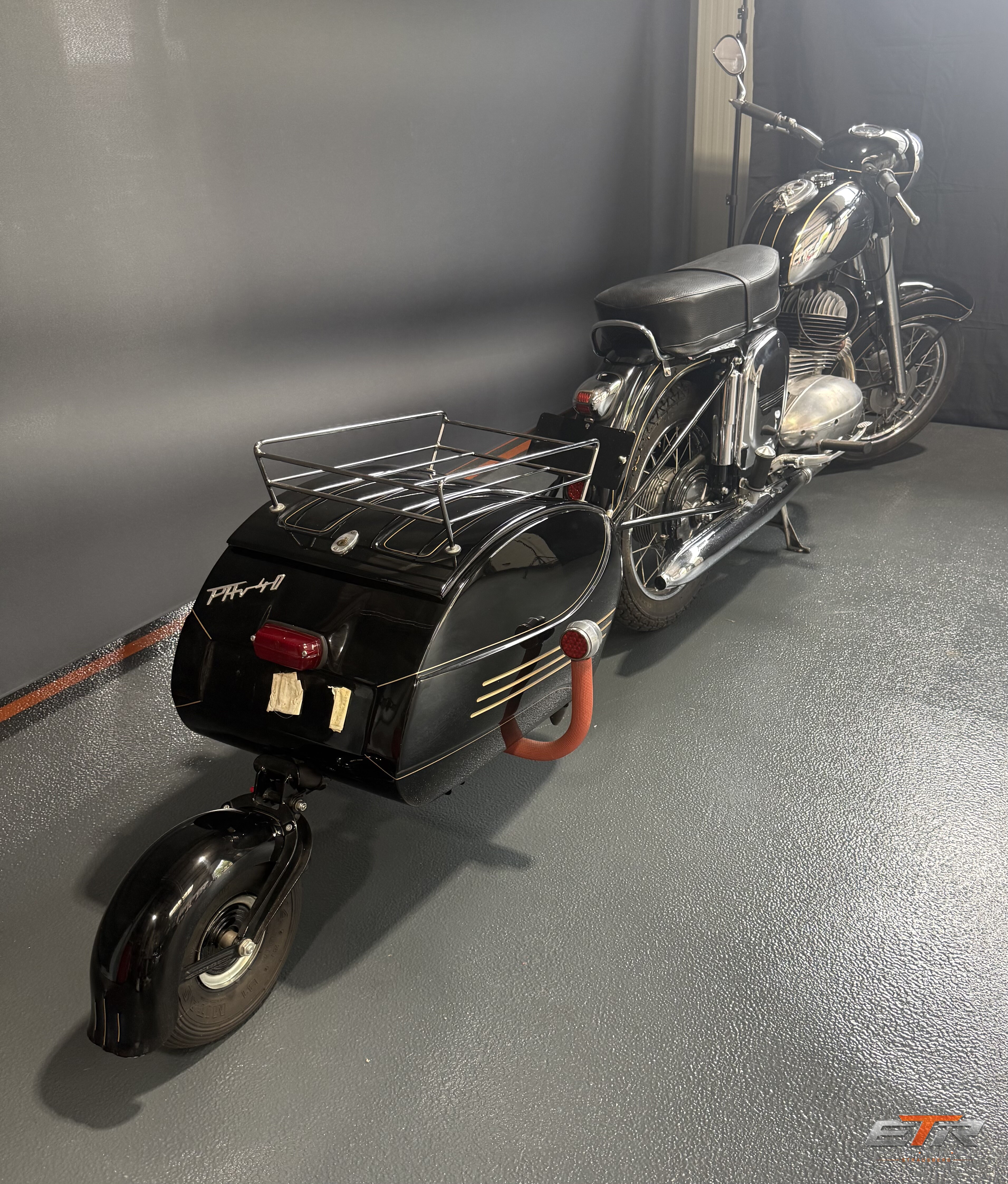 Jawa 354 mit Anhänger PAV 40 – Foto 2